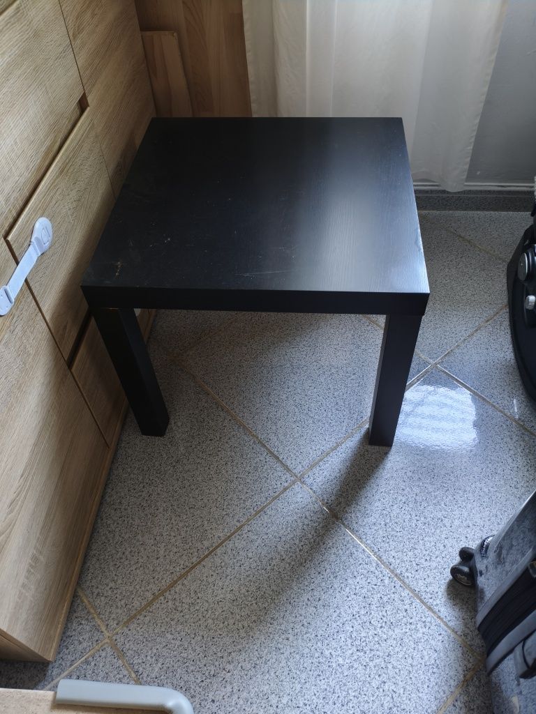 Sapateira, mesa cabeceira, mesa de centro IKEA valores na descrição