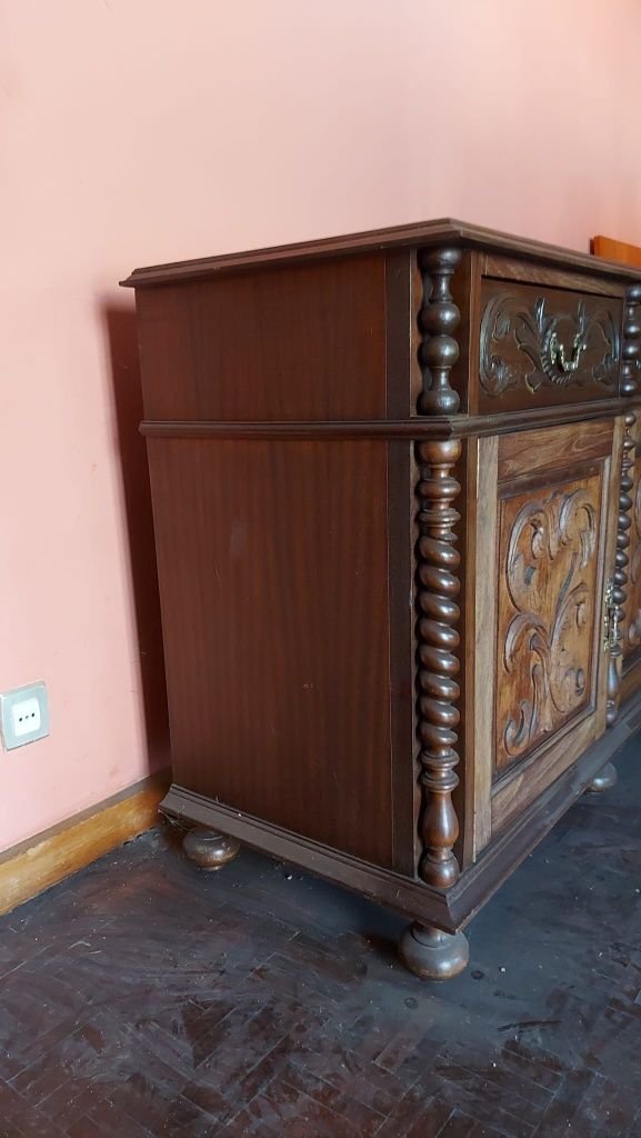Móveis antigos  de sala de jantar