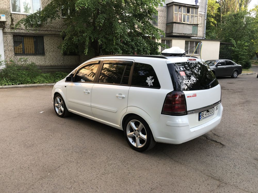 Opel Zafira B 1.9 cdti 120