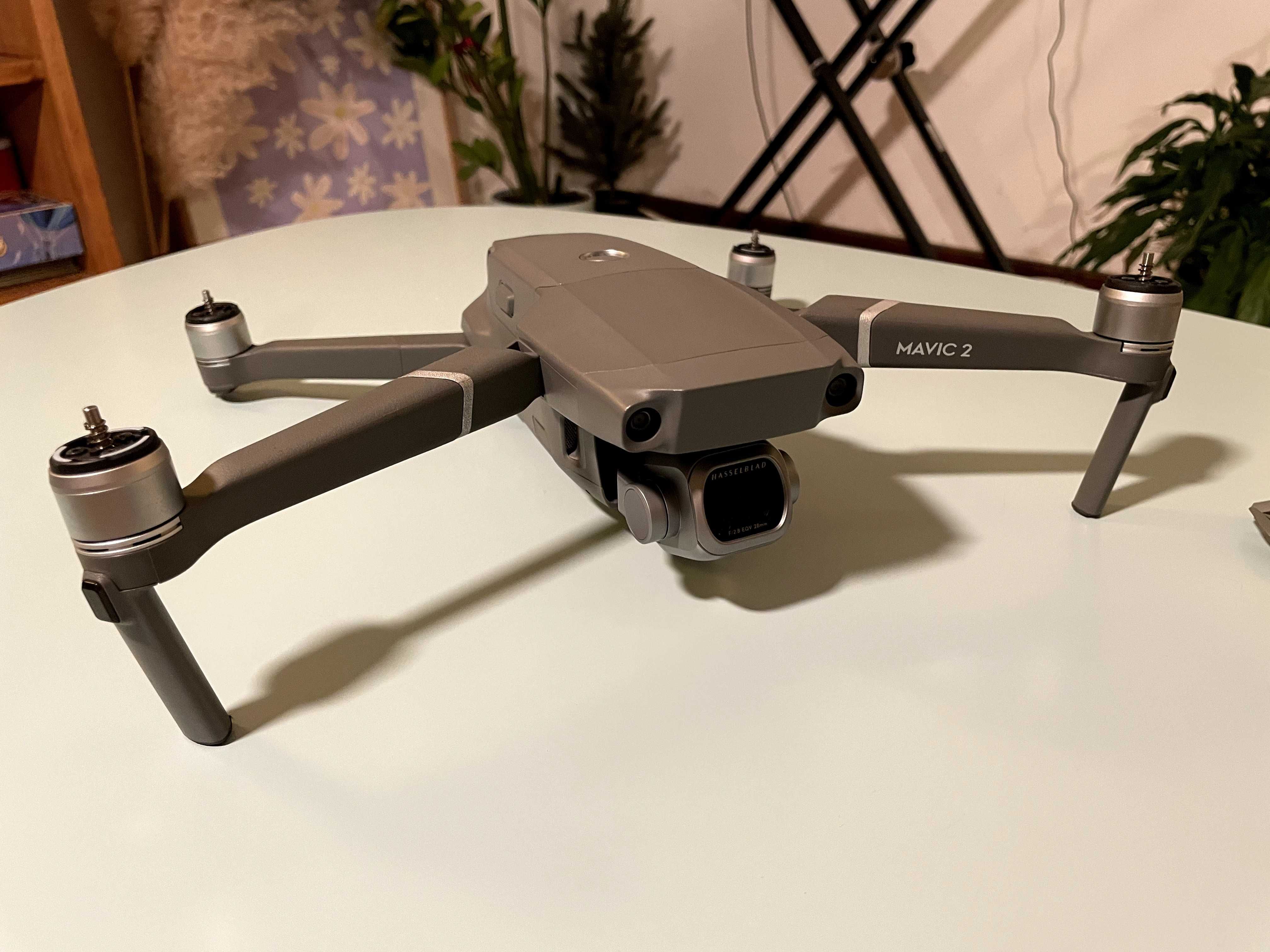 Drone DJI Mavic 2 Pro em caixa com todos os acessórios