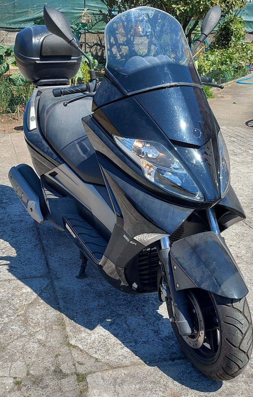 Scooter Tell SilverBlade 250 i EFI - Keeway