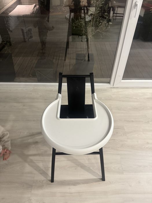 Cadeira preta de refeicao bebe