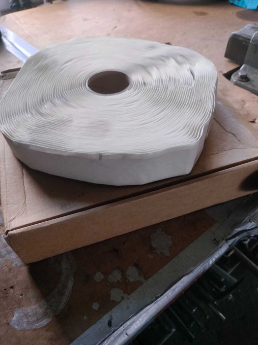 Taśma butylowa uszczelniająca kamper przyczepa kempingowa 32mm 19mb