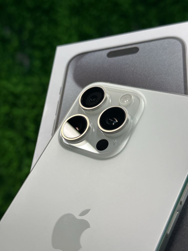 iPhone 15 Pro Max 256Gb White Titanium Neverlock з Гарантією