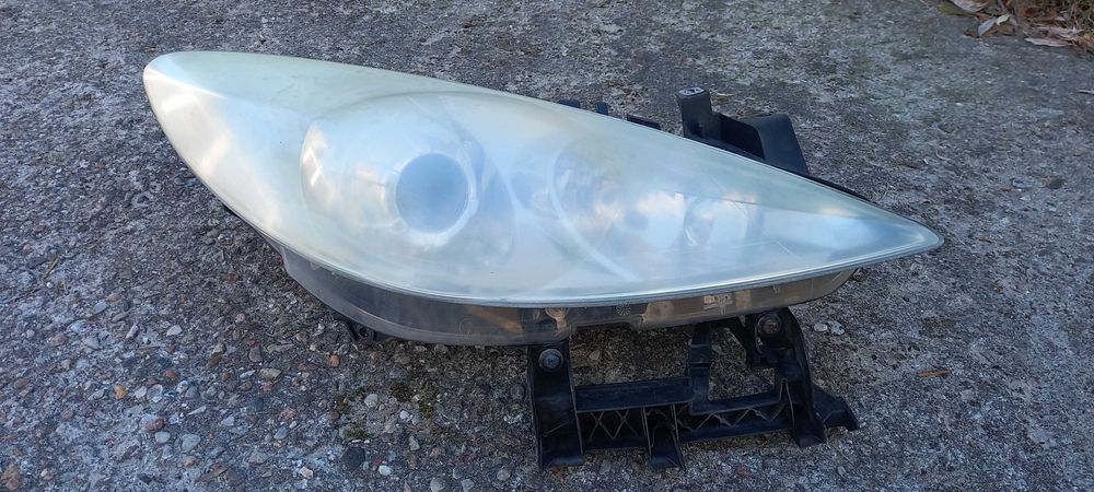 Lampa prawa przednia Peugeot 307 kombi lift