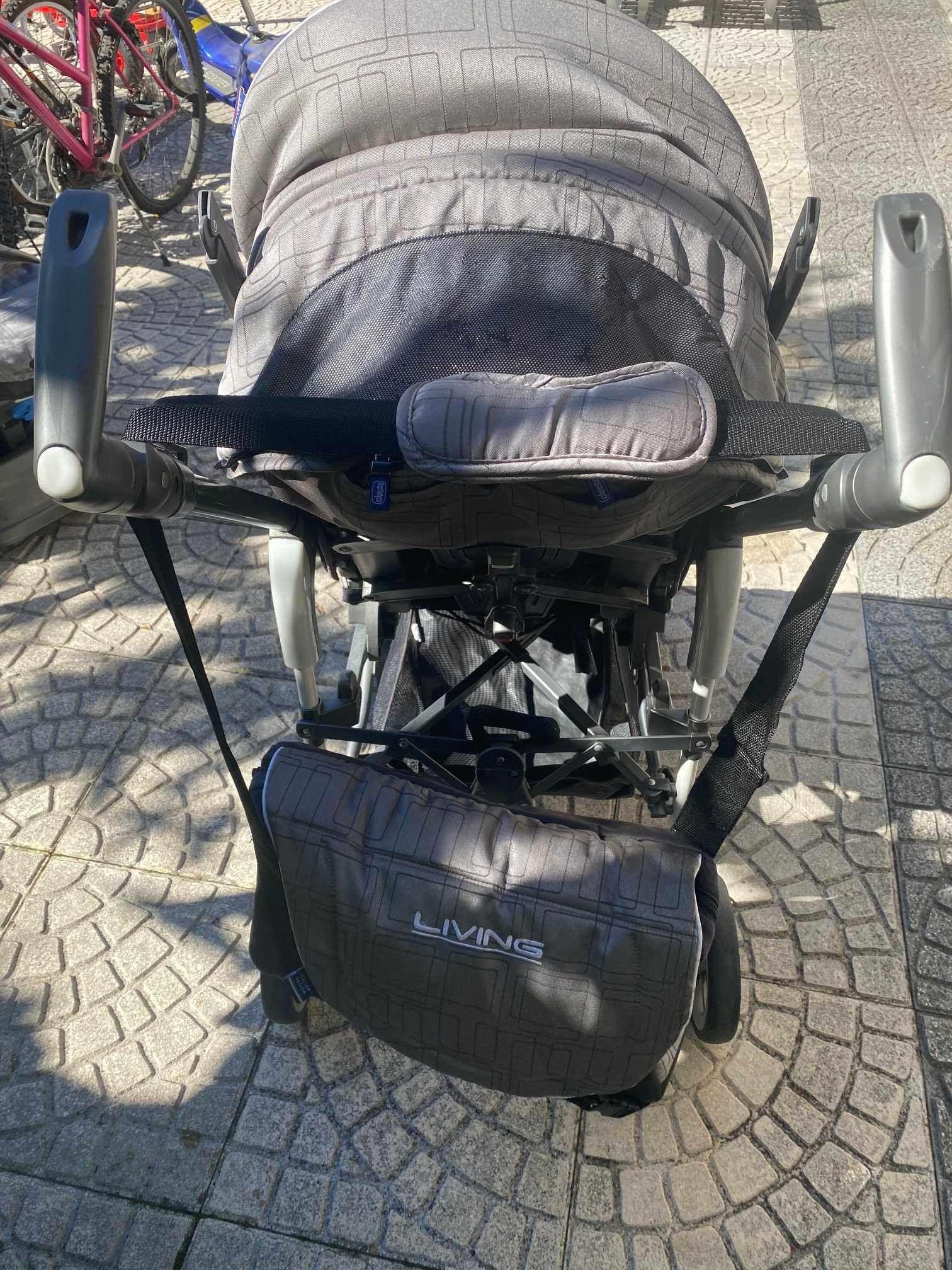 Trio Chicco (Carrinho bébé, alcofa e babycoque)  Usado