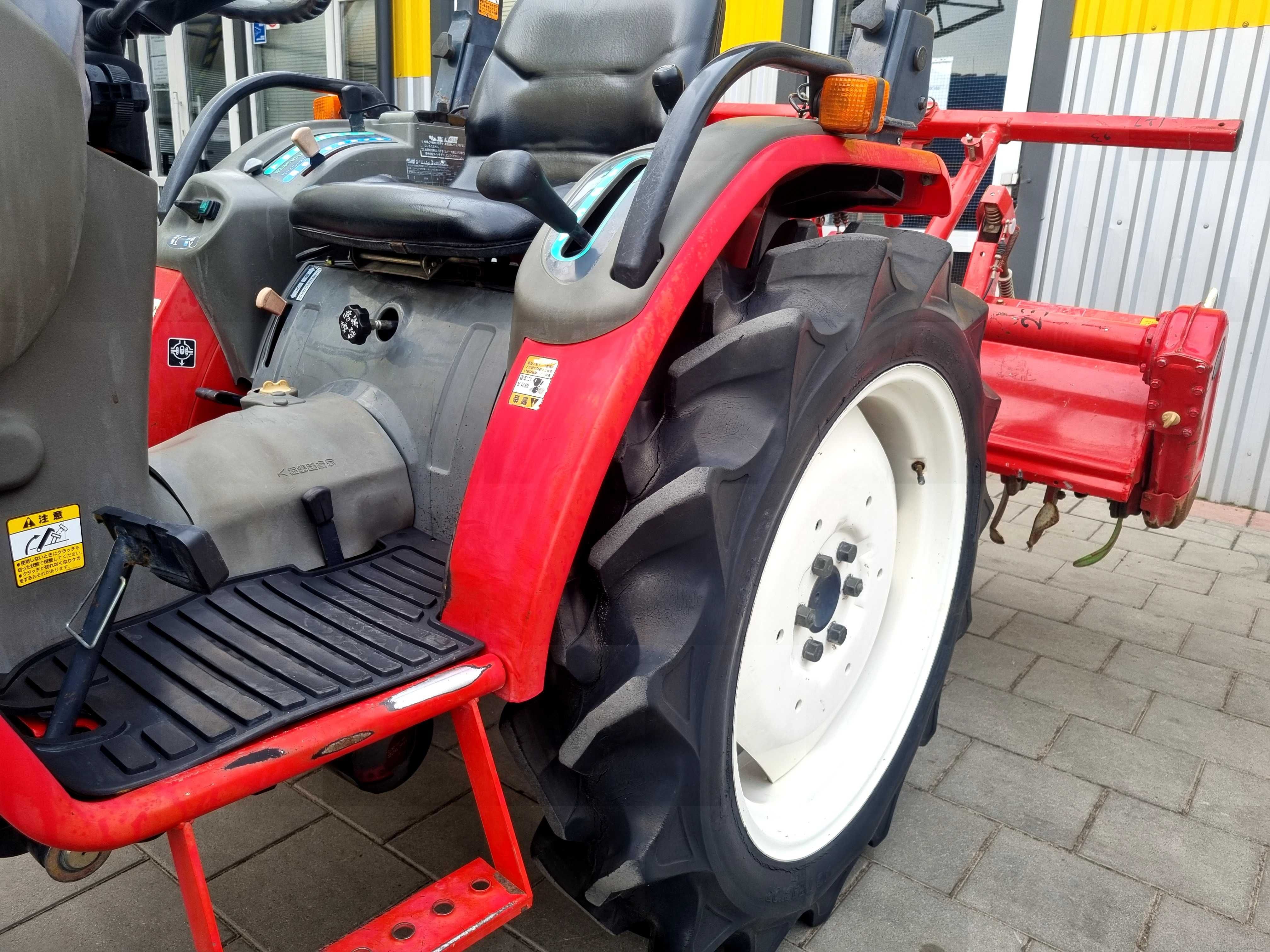 Японський мінітрактор Янмар Yanmar F-210