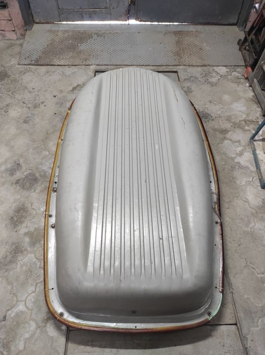 Лодка пластиковая