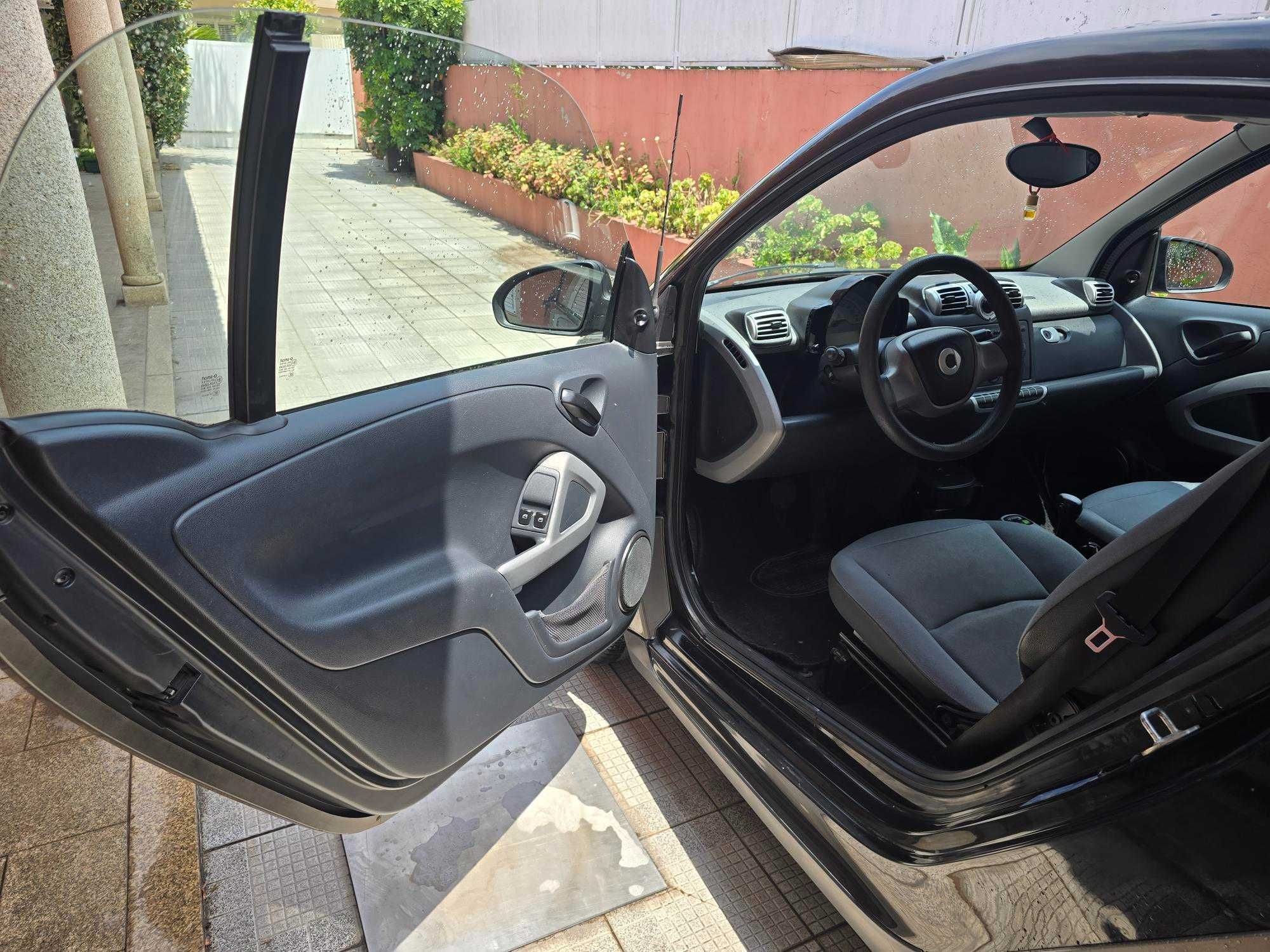 Vendo SMART FORTWO COUPÉ 2010 excelente estado