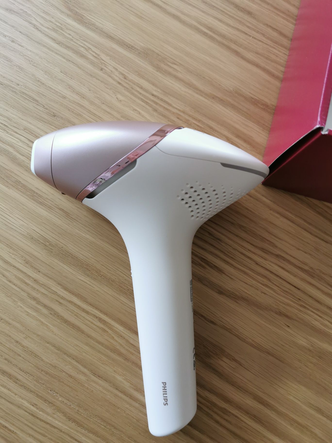 Depilator laserowy PHILIPS Lumea seria 9900 Prestige BRI977 SenseI