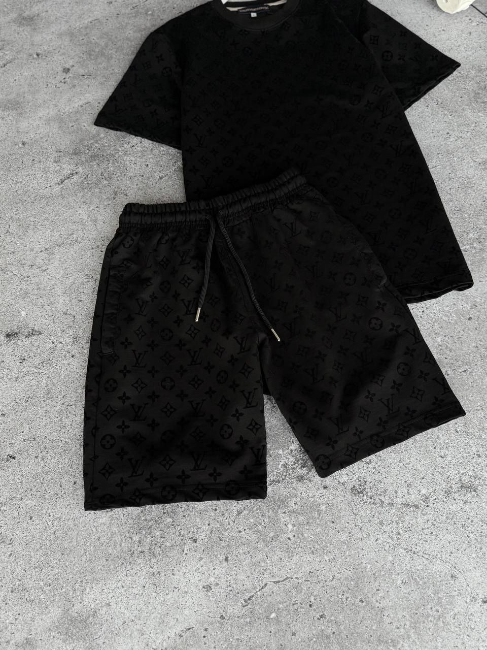 Літній костюм  Louis vuitton  чоловічий  футболка  шорти  розмір S-XXL