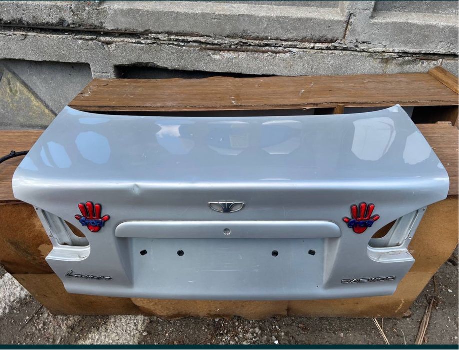 Продам лцинулванную  крышку багажника на daewoo lanos