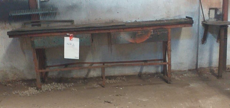 Bancada de trabalho em ferro (n.° 2)