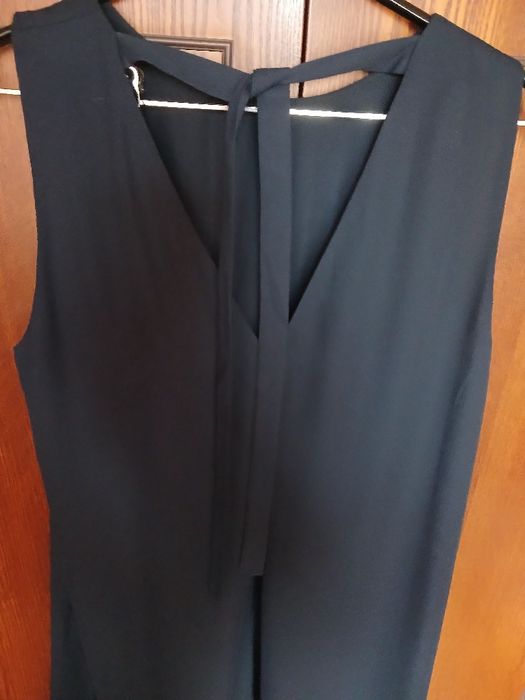 Красиве шифонове плаття,темно синього кольору.Розмір 50-52.