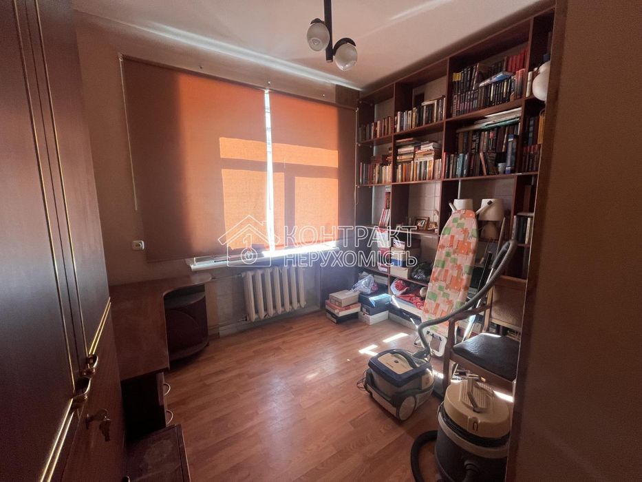 ТЕРМІНОВО! Продам велику 4-кім кв в центрі недалеко Нікольського