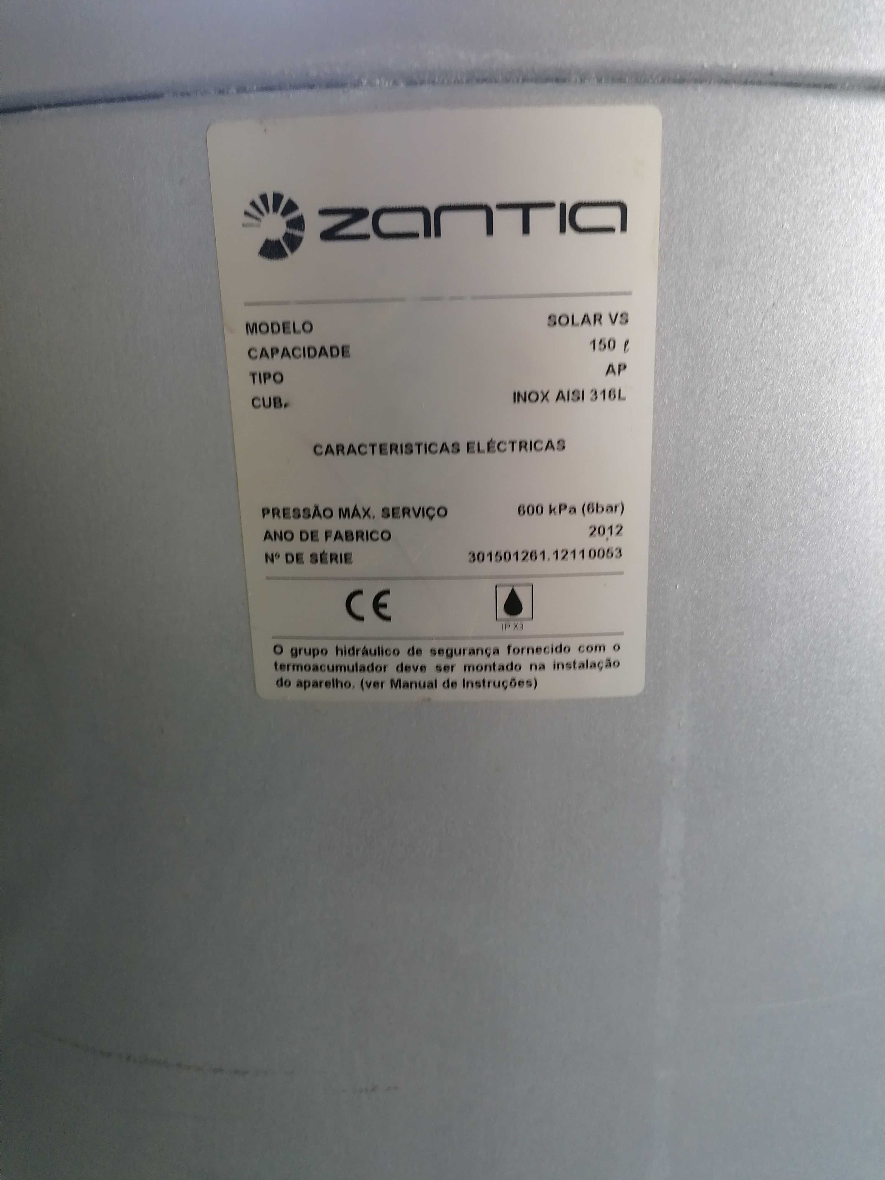 Acumulador de água quente com resistência