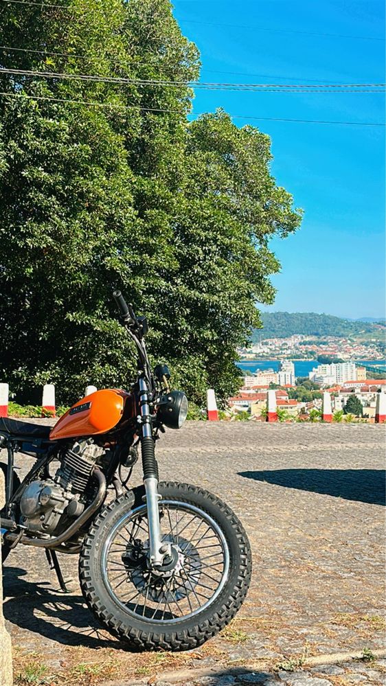 Suzuki GN 250.