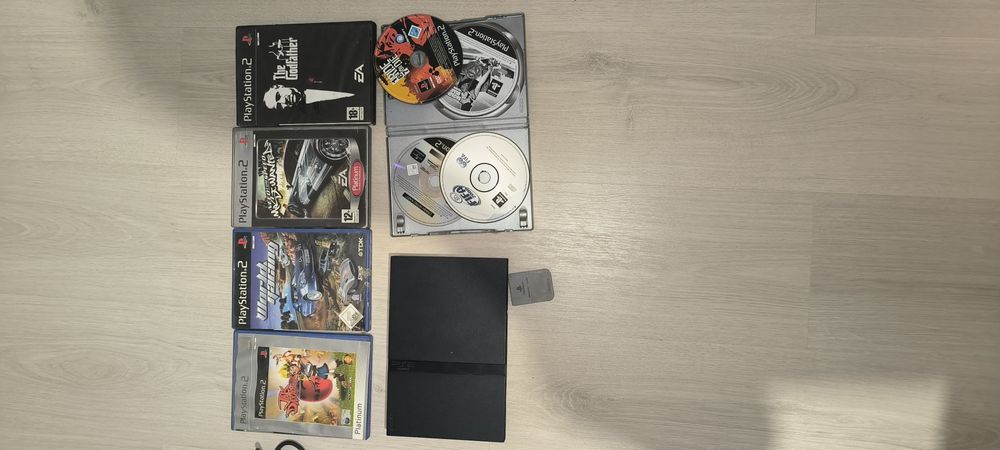 Продам плейстейшен 2 слім