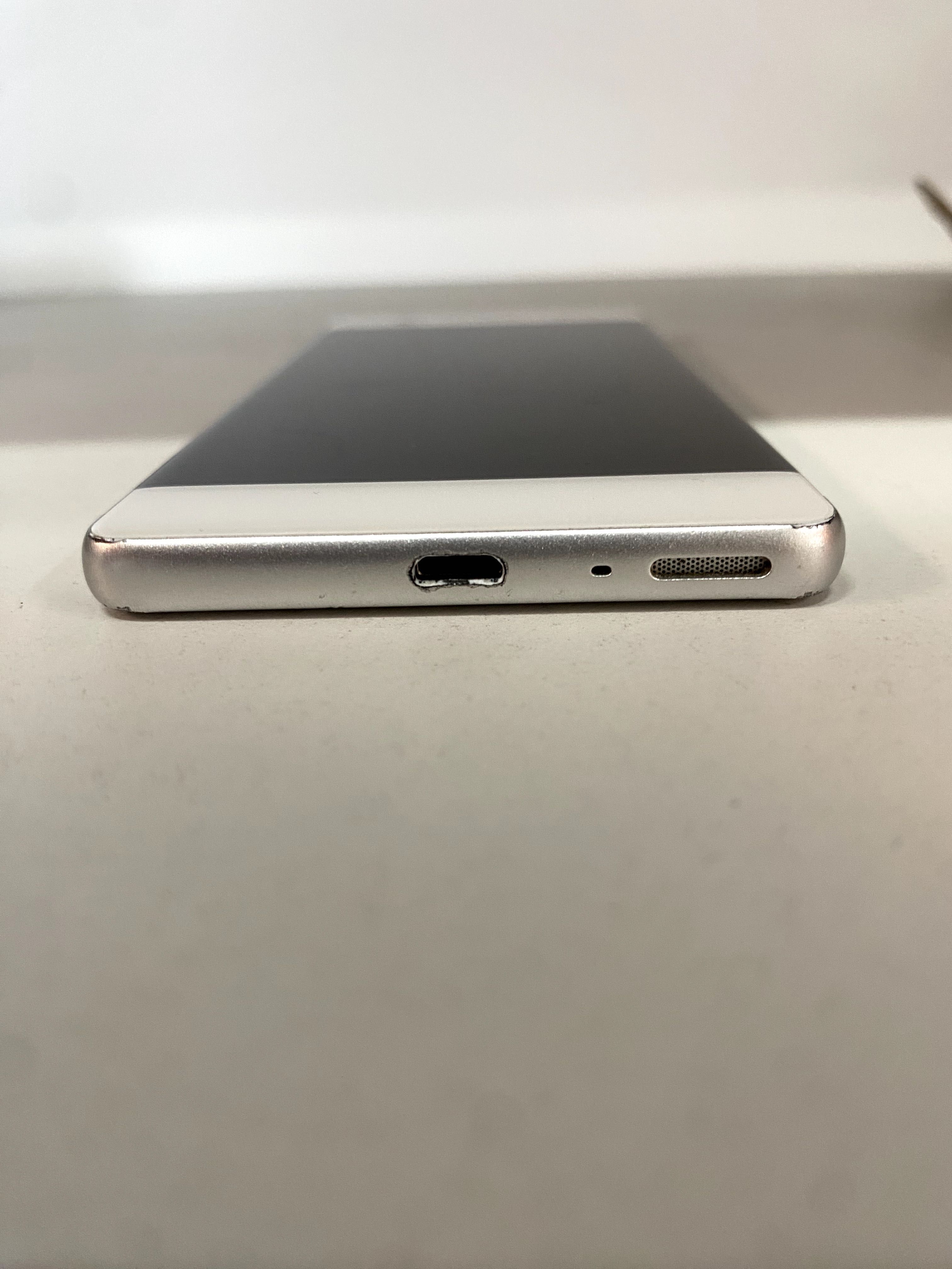 Telefon Sony Xperia XA