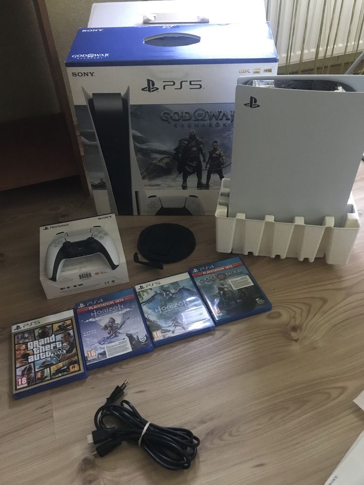 Ігрова приставка  Sony PlayStation 5 /825 Gb