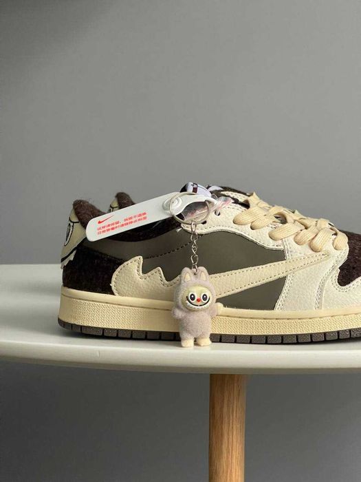 Кросівки Nike Labubu x Cactus Jack Customs Chaos Loading найк лабубу