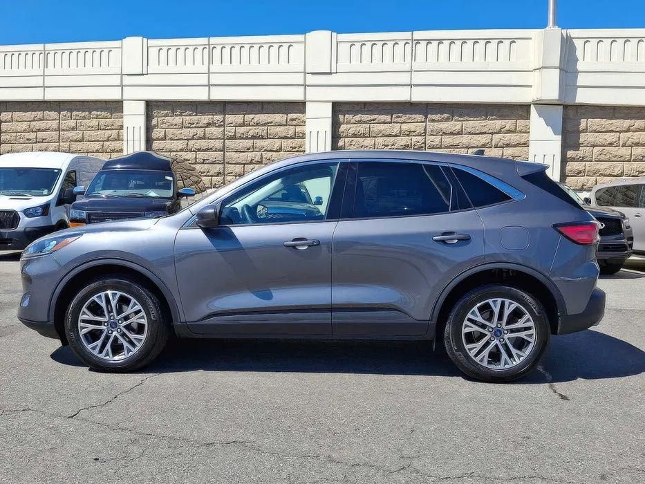 2022 Ford Escape Hybrid SEL пред Максимальная комплектация