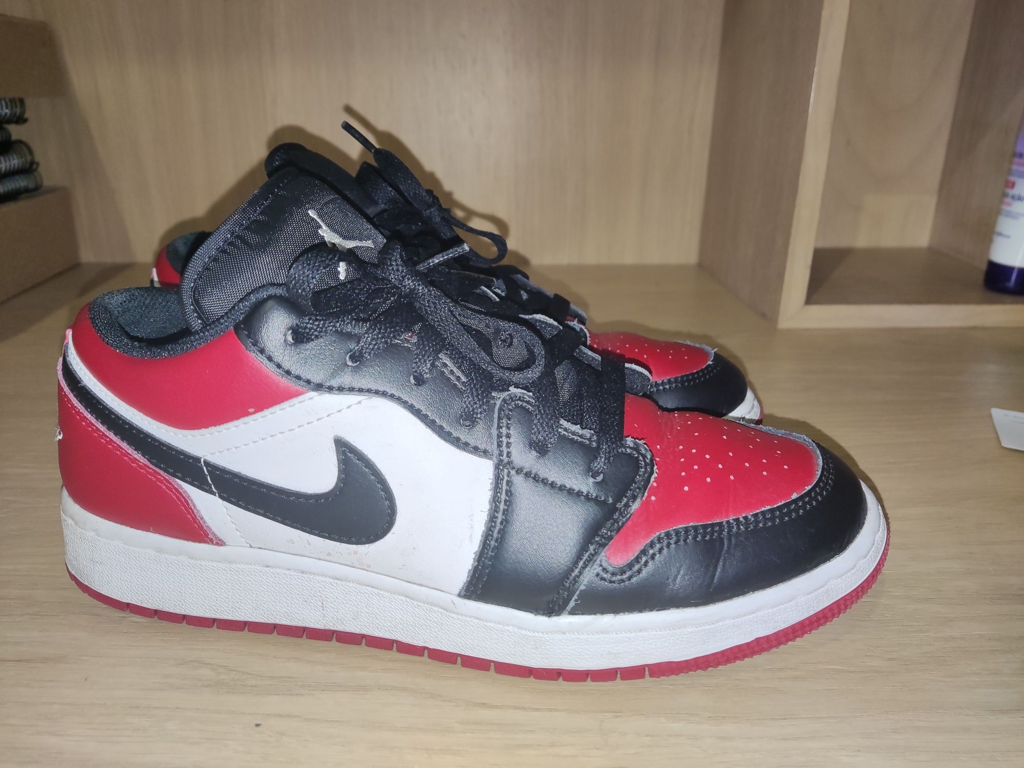 Jordan low bred toe