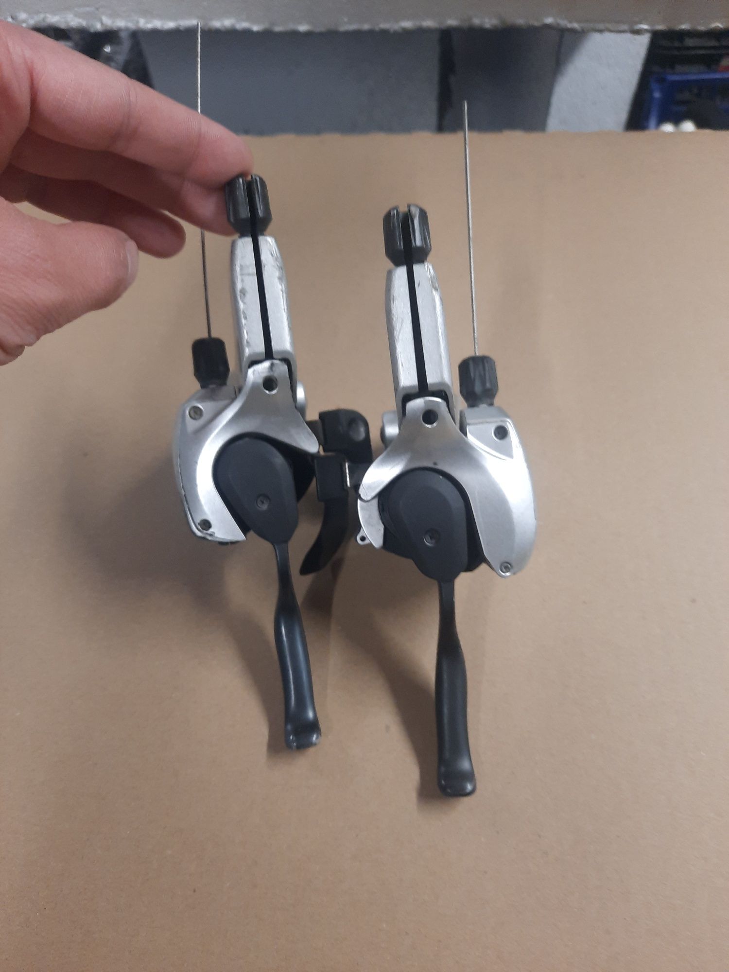 klamkomanetki shimano deore XT st-m760 dual control 3x9s 0425