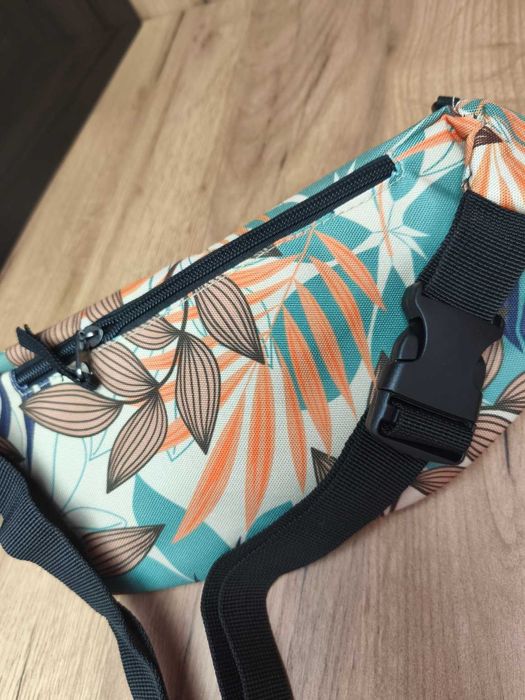 Damska nowa duża nerka pojemna kwiaty liście jasna torebka .