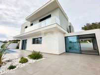 Moradia T3 em Murches com Garagem Box, Jardim e Piscina