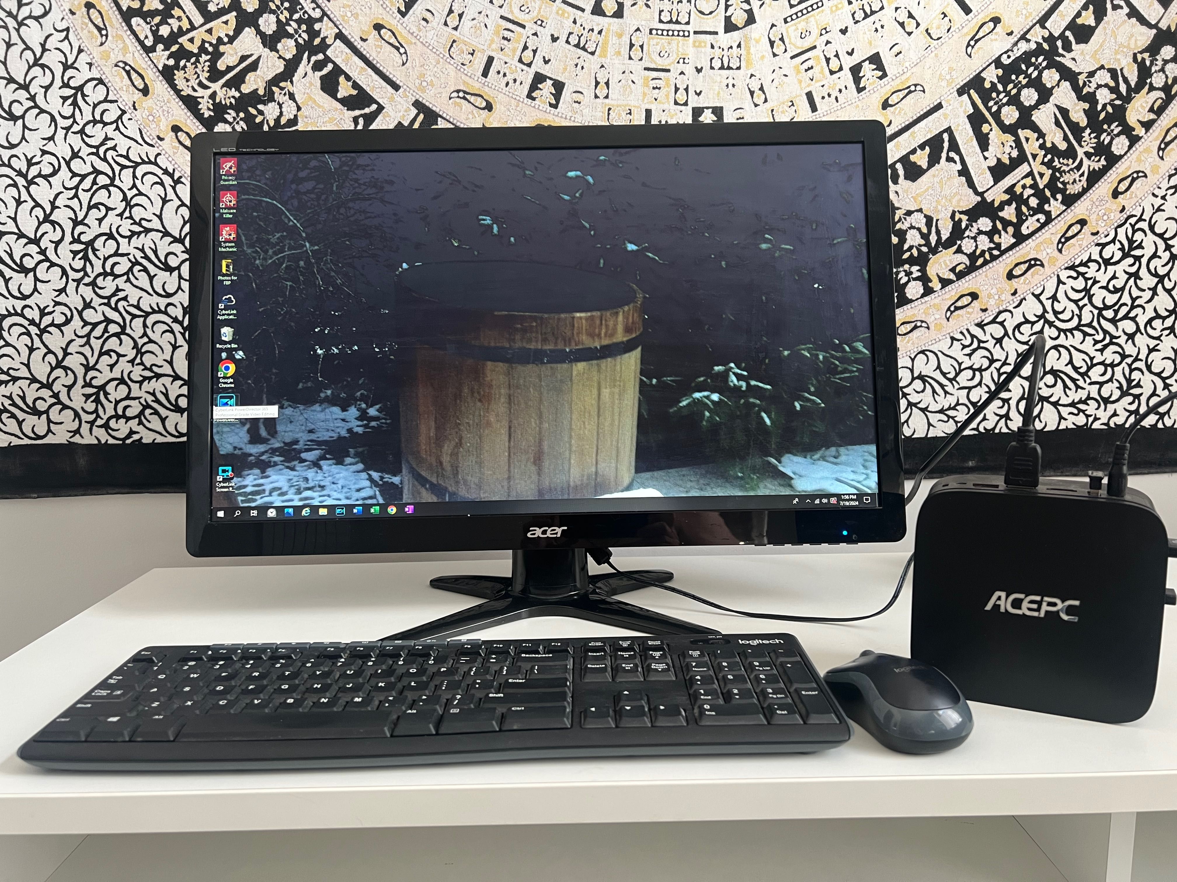 Komputer stacjonarny Mini ACEPC, Monitor Acer, klawiatura i myszka