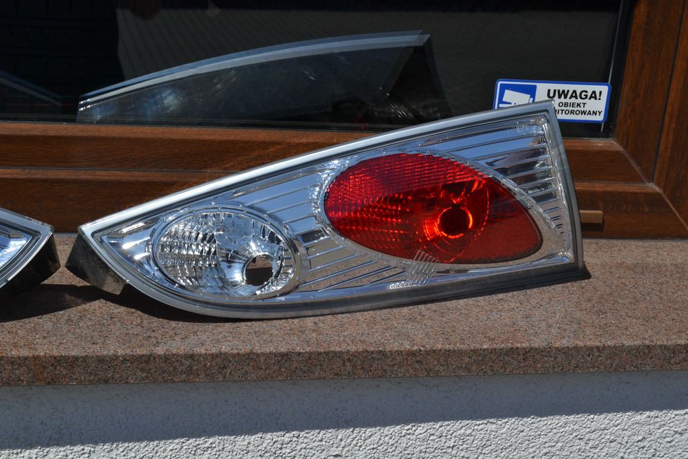 Ford Focus Mk1 lampy tył tylne komplet lewa prawa lewy prawy lexus mk1