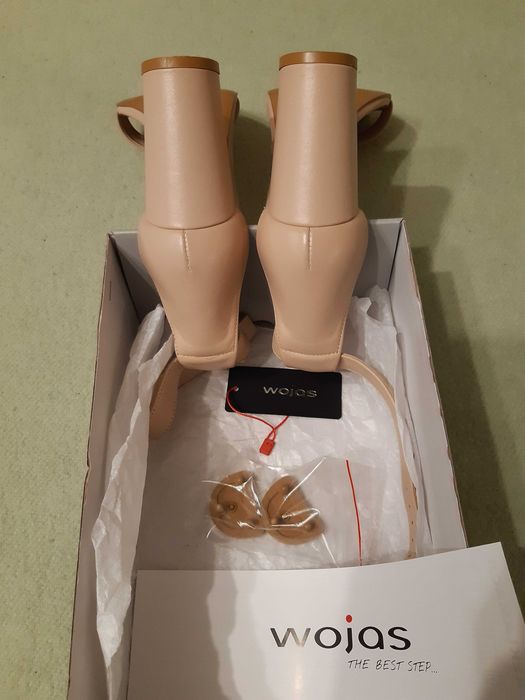 Sandały damskie beżowe eleganckie z zapięciem wokół kostki