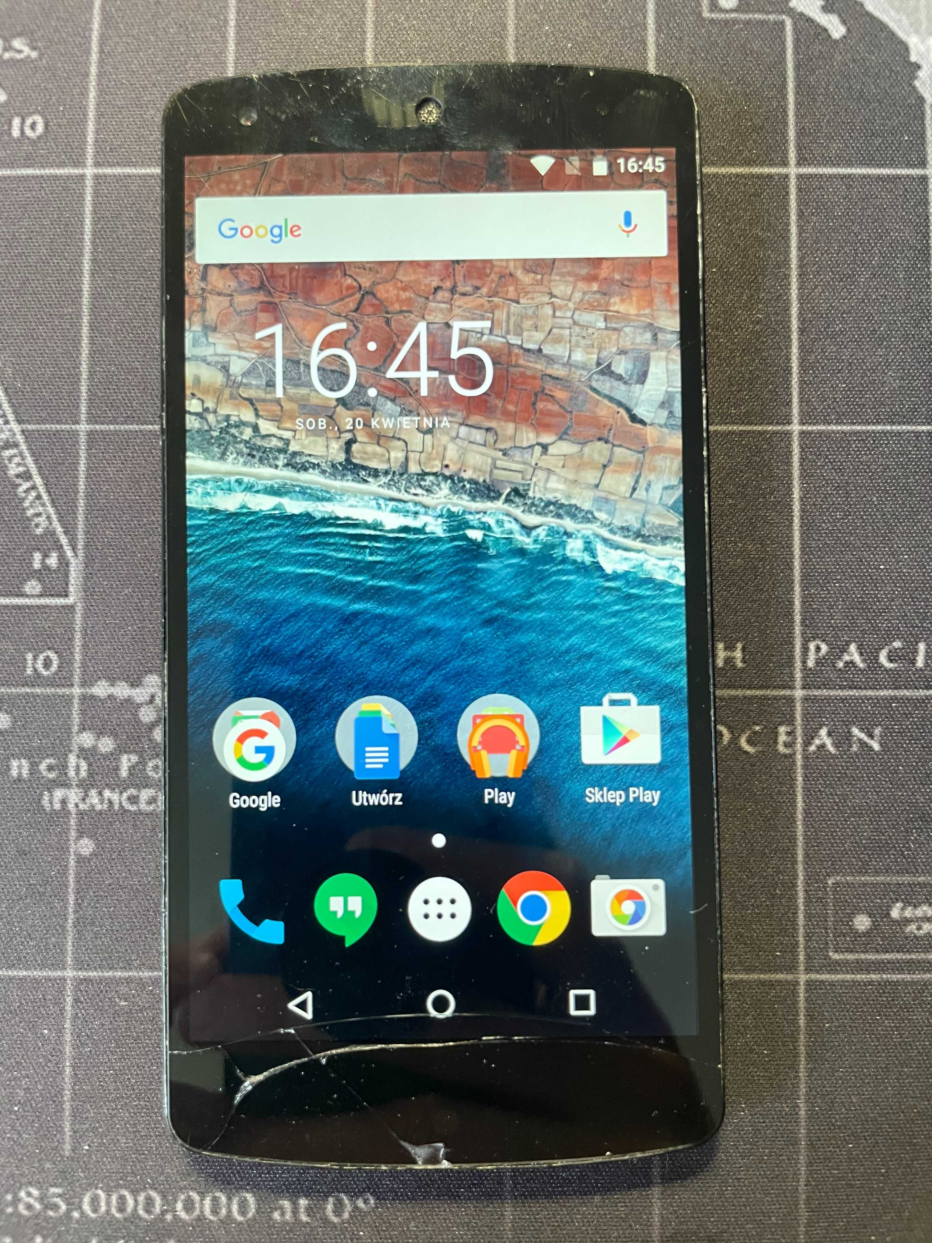 LG Nexus 5 - sprawny, z pękniętym ekranem