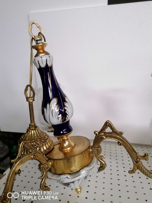 Candeeiro Tecto com  o centro em porcelana