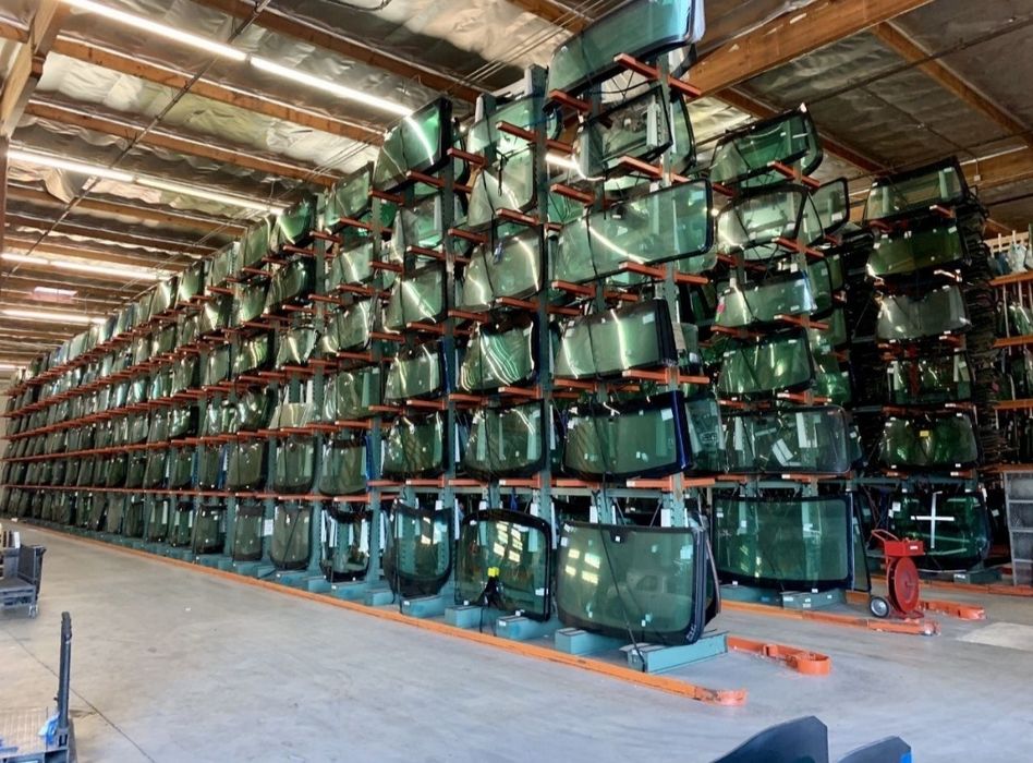 Лобове скло АВТОСКЛО заміна встановлення