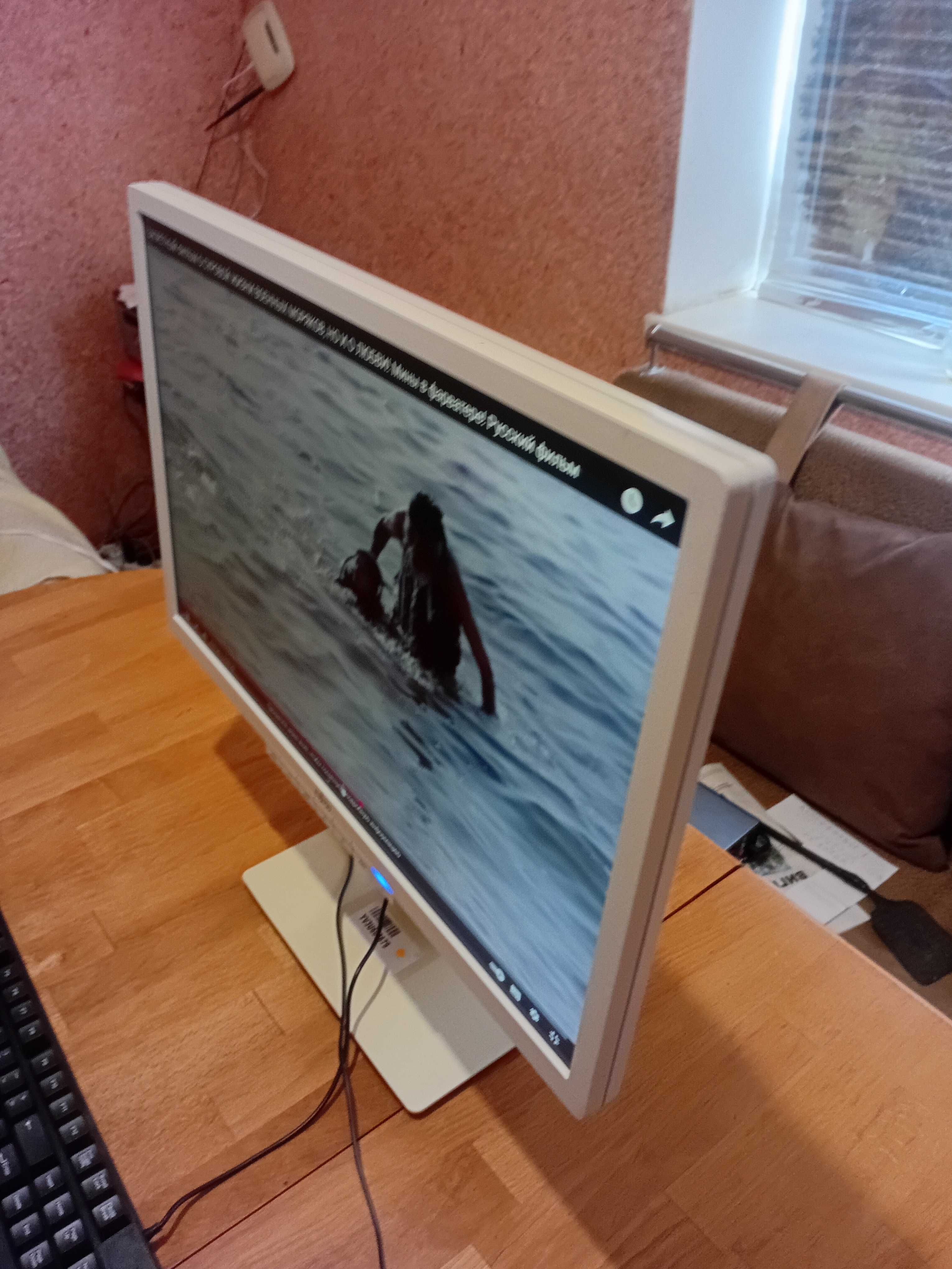 Монитор для компьтыра  Fujitsu B22W - 6 LED