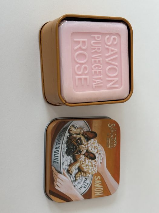 LA SAVONNERIE DE NYONS Mydło perfumowane w metalowej puszce, Róża