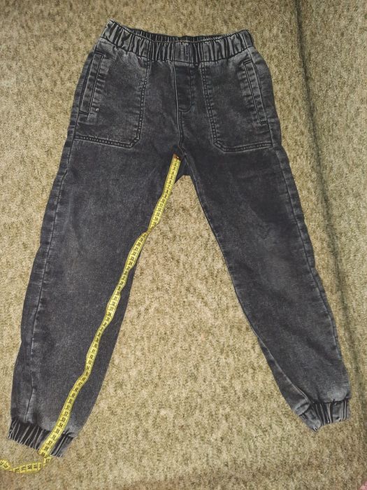 Джинси ZARA kids size 9 , 134 см.