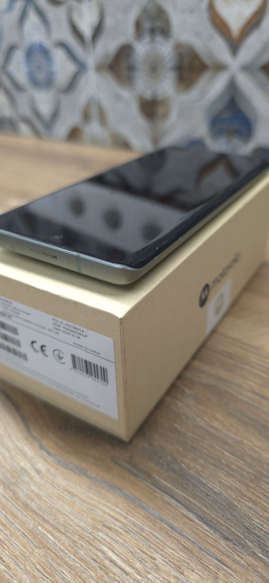 Продам телефон Motorola edge 40  8/256 green