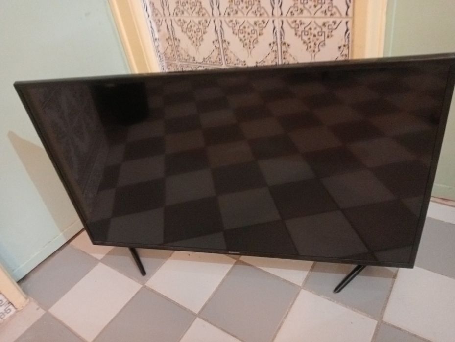 Televisão Samsung UE40JU6000K – Para Peças / Reposição