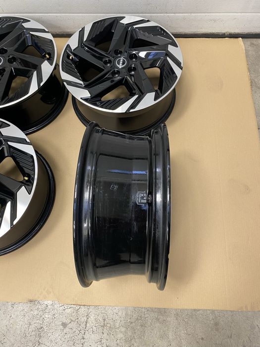 Диски 4шт. R18/5*114.3/J7.5 Nissan Qashqai j12/2025р