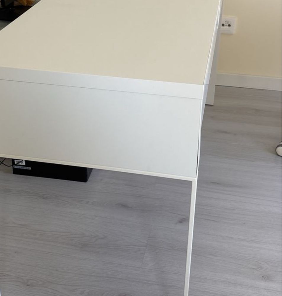 Secretária branca ikea