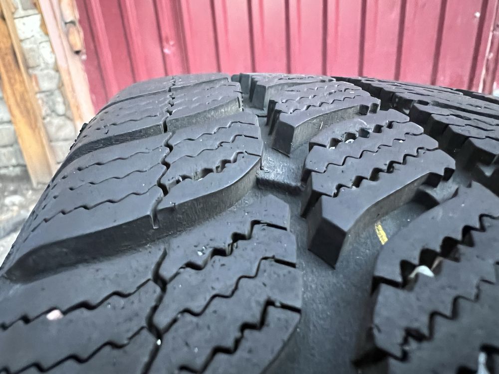 Продам зумову гуму разом з дисками 185/60 r14 5х100