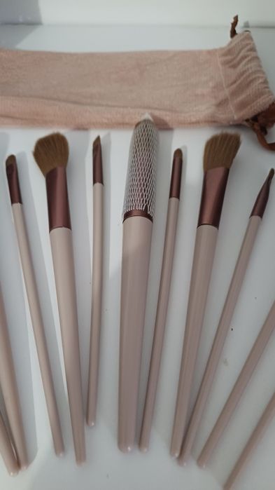 Komplet pędzli makijaż  nowy