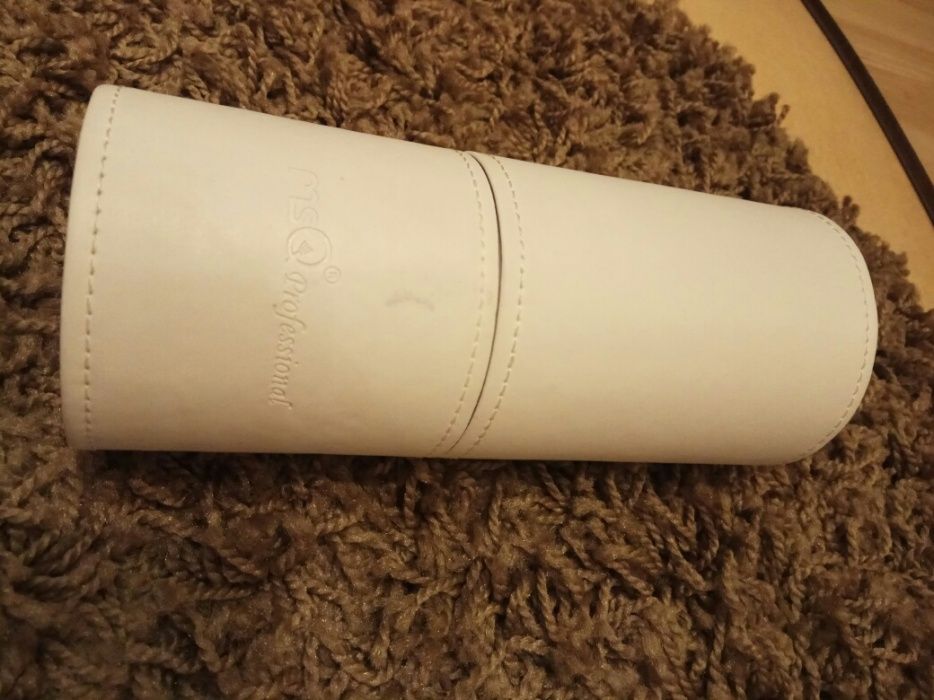 MSQ Professional Zestaw 8 pędzli do makijażu+tuba