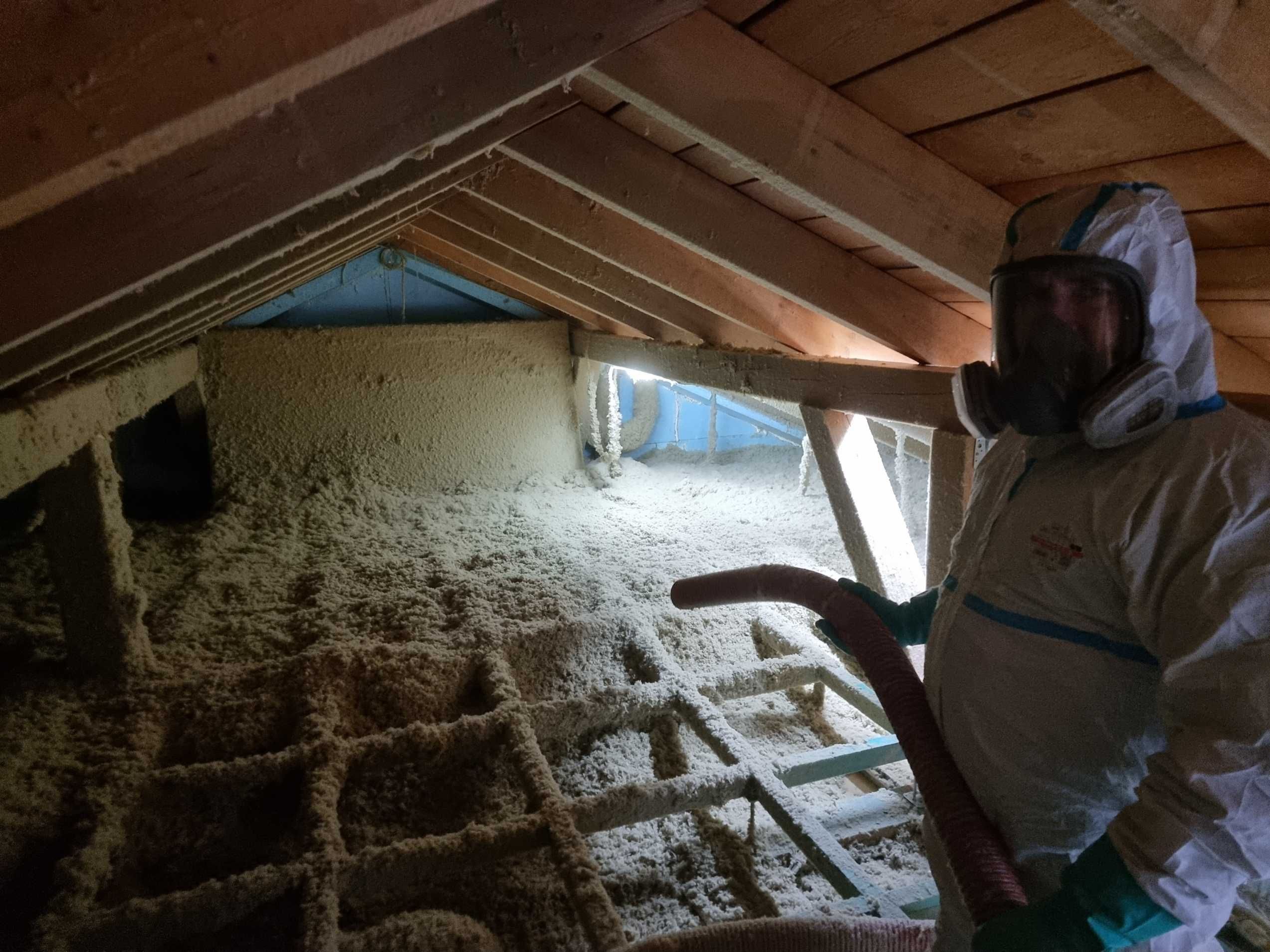 Ocieplenie metodą nadmuchu wełny skalnej wełna Rockwool GRANROCK SUPER