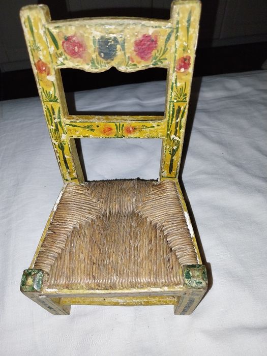 Cadeira Alentejana de brincar com mais de 80 anos .