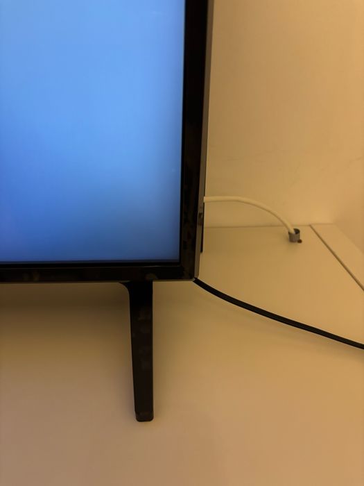 TV LG Smart TV 49” + Suporte de Parede – 200€