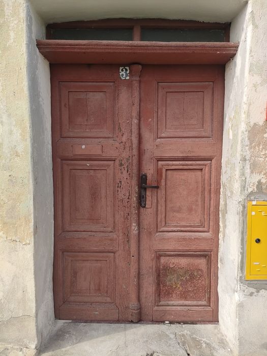 Drzwi poniemieckie wejściowe do kamienicy